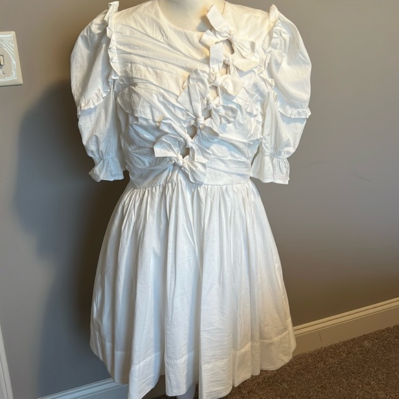 🤍🤍🌸- Beautiful Sofia the Label White Dress with bows - NWT - Picture 3 of 11